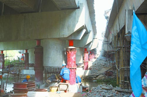 高欄港高速公路前鋒涌大橋整體抬升0.5-1米""